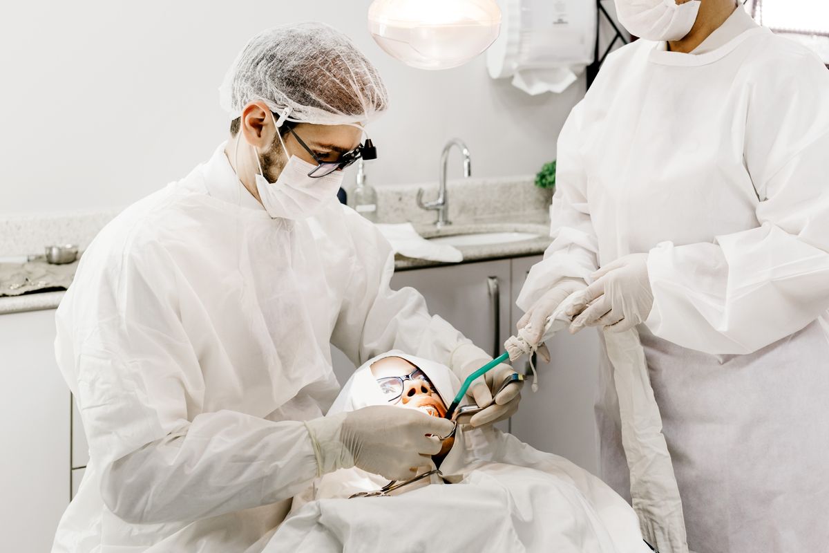 Employee vs Independent Contractor for New Dental Practices