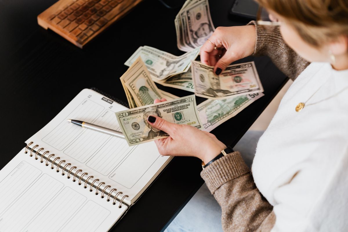 How to Manage Cash Flow as a New Vet Clinic