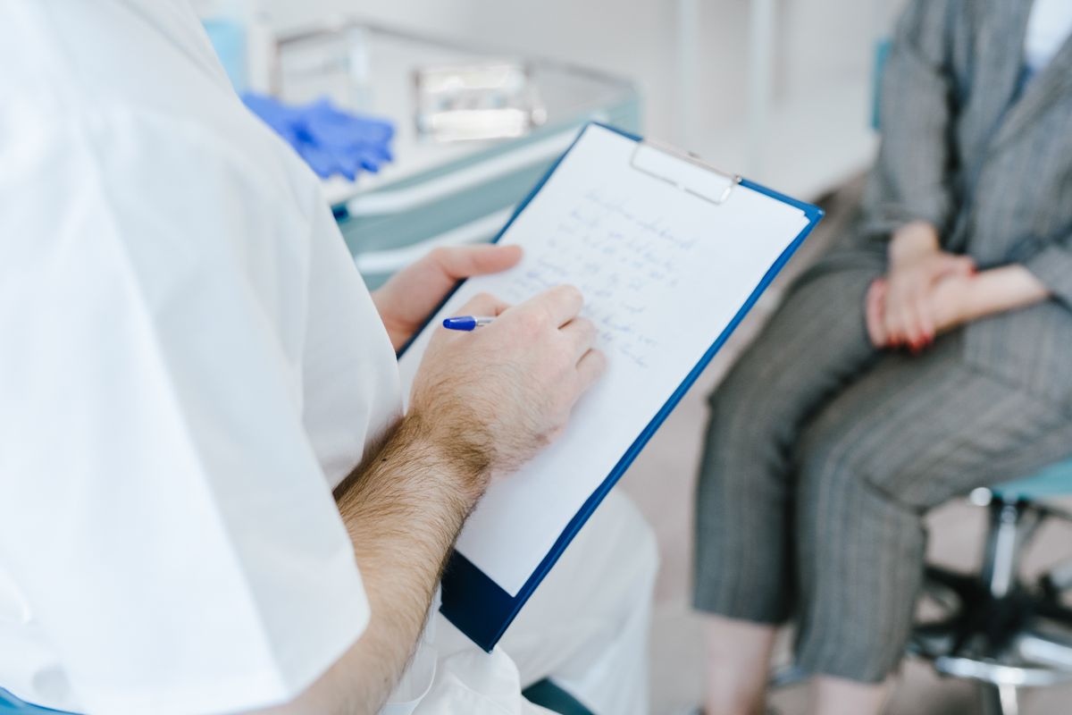 How to Write a Job Description for a New Vet Clinic