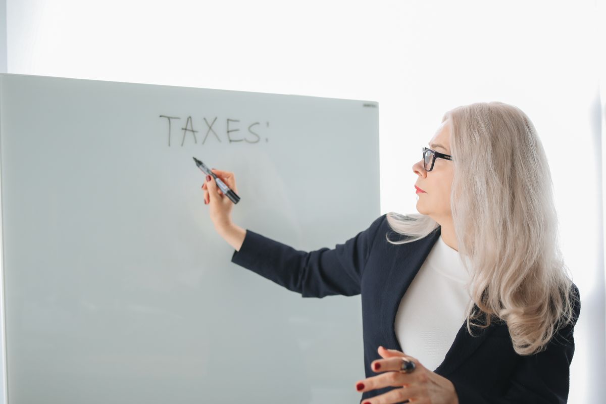 S-Corp vs LLC for New Consulting Firms: Which Saves More on Taxes?