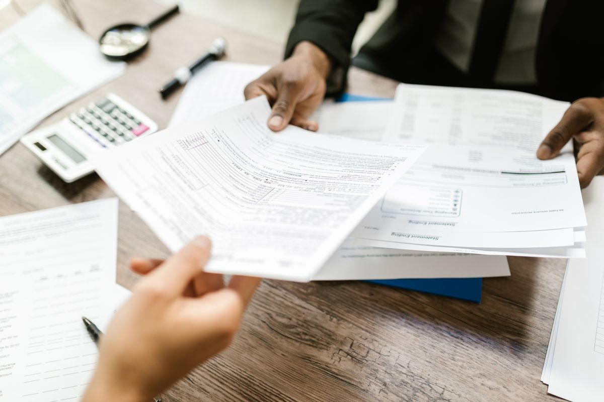 S-Corp vs LLC for New Insurance Agencys: Which Saves More on Taxes?