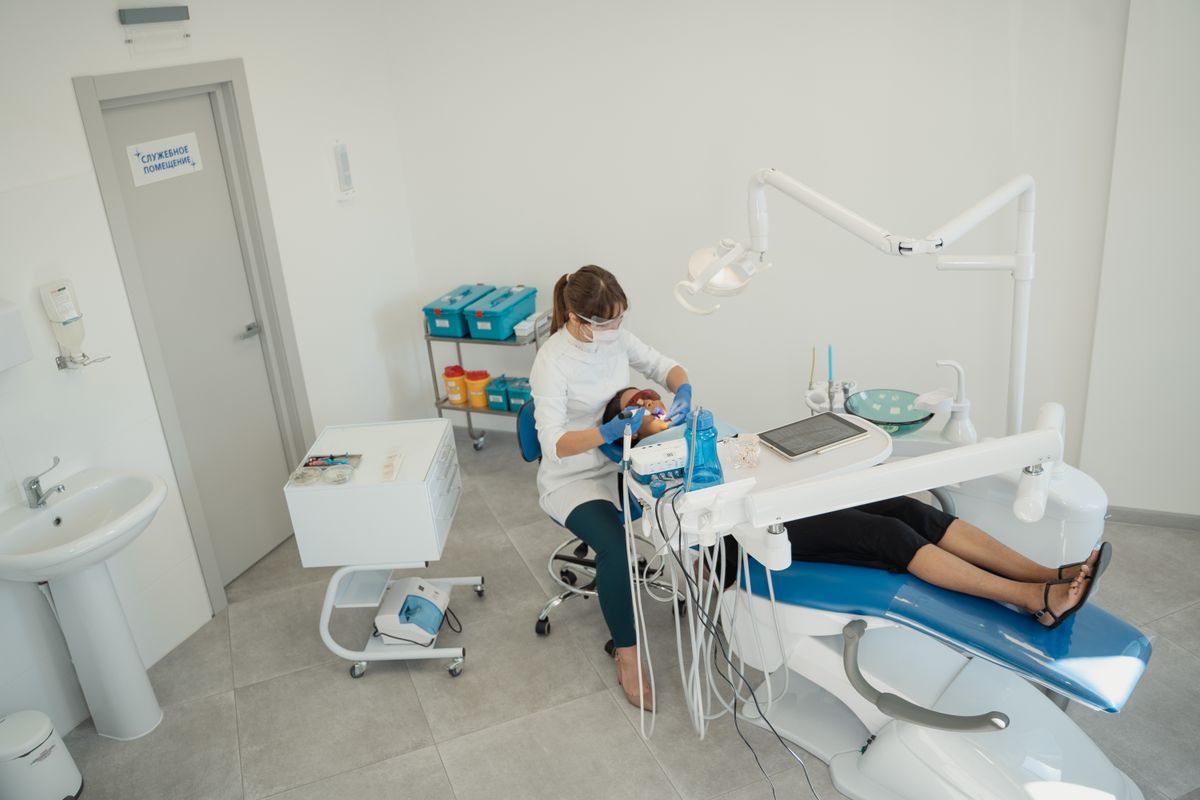 Why New Dental Practices Run Out of Cash (and How to Prevent It)